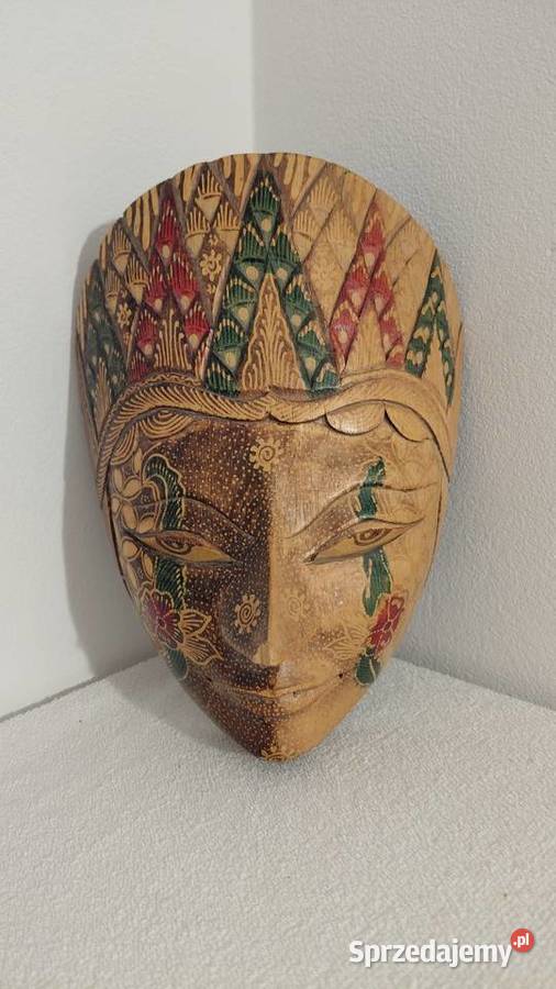 Drewniane maski z Bali Krzykawa