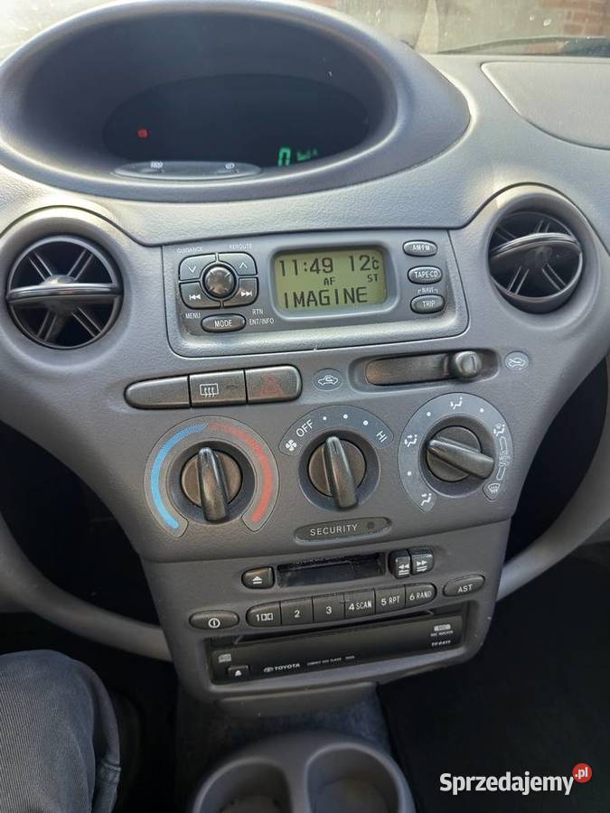 Toyota Yaris 13 2002r niebieski Yaris Augustów