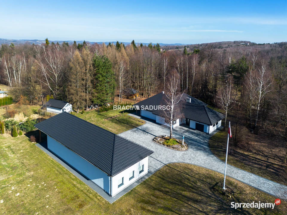 Dom wolnostojący 2077m2 Łomna Liczba pokoi 5 małopolskie