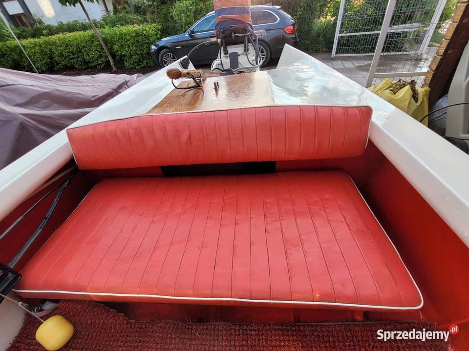 Szybka motorowka w stylu retro z przyczepa super Piaseczno sprzedam