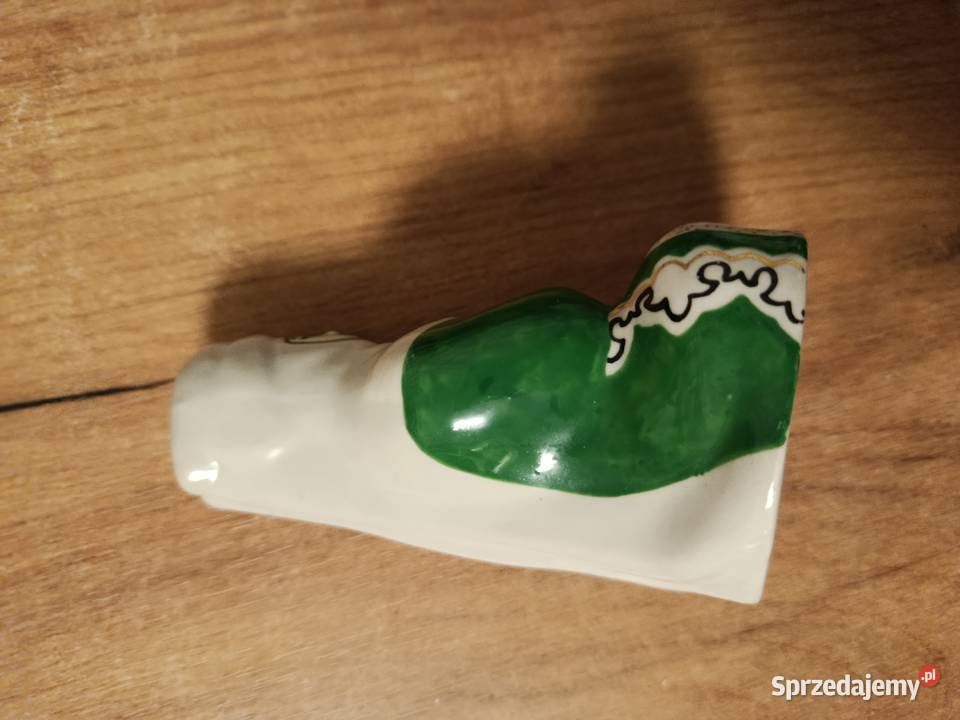 Porcelanowa figurka kobiety w turbanie