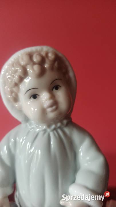 Figurka Niemowlak z Misiem Bez sygnatury Gdańsk