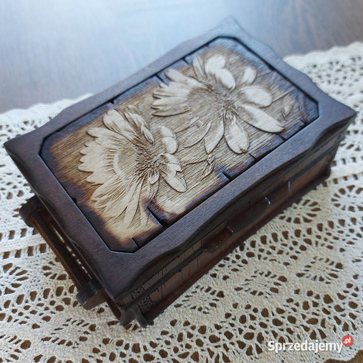 Drewniana Szkatułka z Rumiankami małopolskie