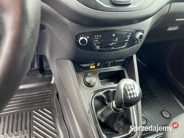 sprzedam samochód dostawczy ford transit courier Bielsk