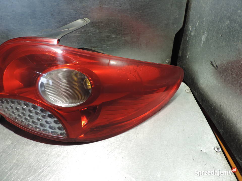 PEUGEOT 206 PLUS LAMPA PRAWA TYLNA Rok produkcji 2011 Lampy tylne małopolskie Nowy Sącz