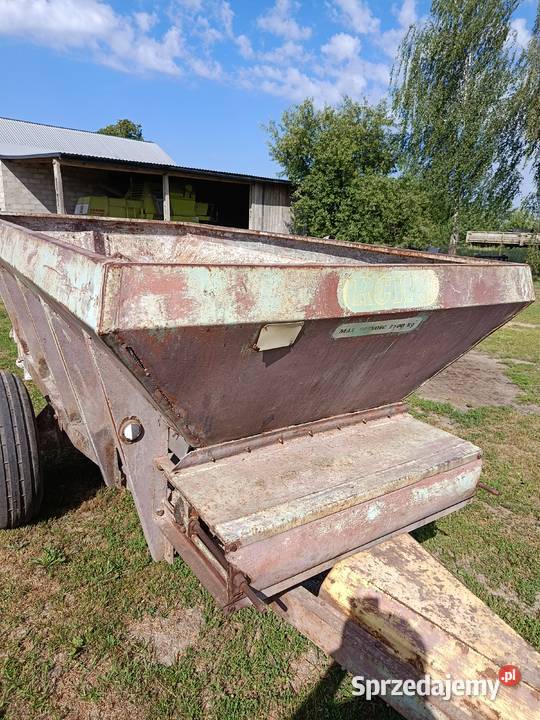 Rozsiewacz wapna Rcw 3 Rozsiewacze nawozów sprzedam