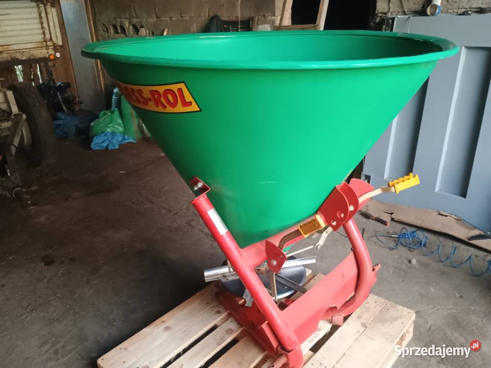 Rozsiewacz nawozu lejek 500 l Młodochów