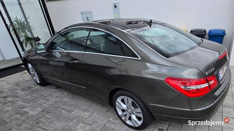 zadbany mercedes e220 Świdnica