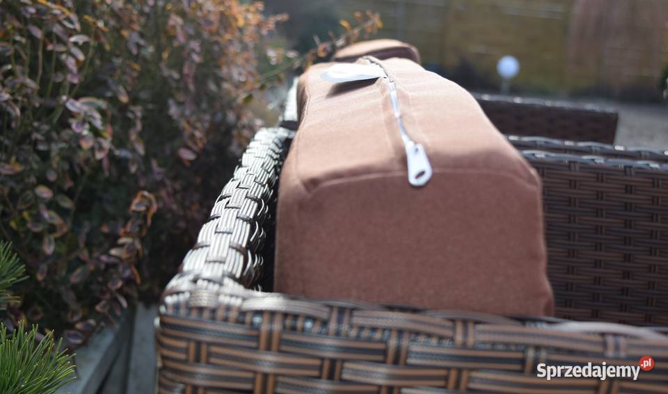 ogród zestaw tulipan 8 osob 4 foteli 4 puf brąz Bosutów