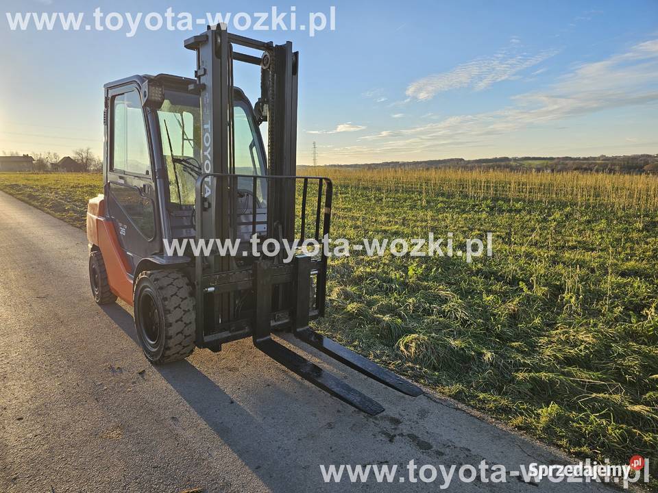 Wózek Widłowy TOYOTA 8FDJF35 Pełna kabina TOYOTA gaz Wadowice