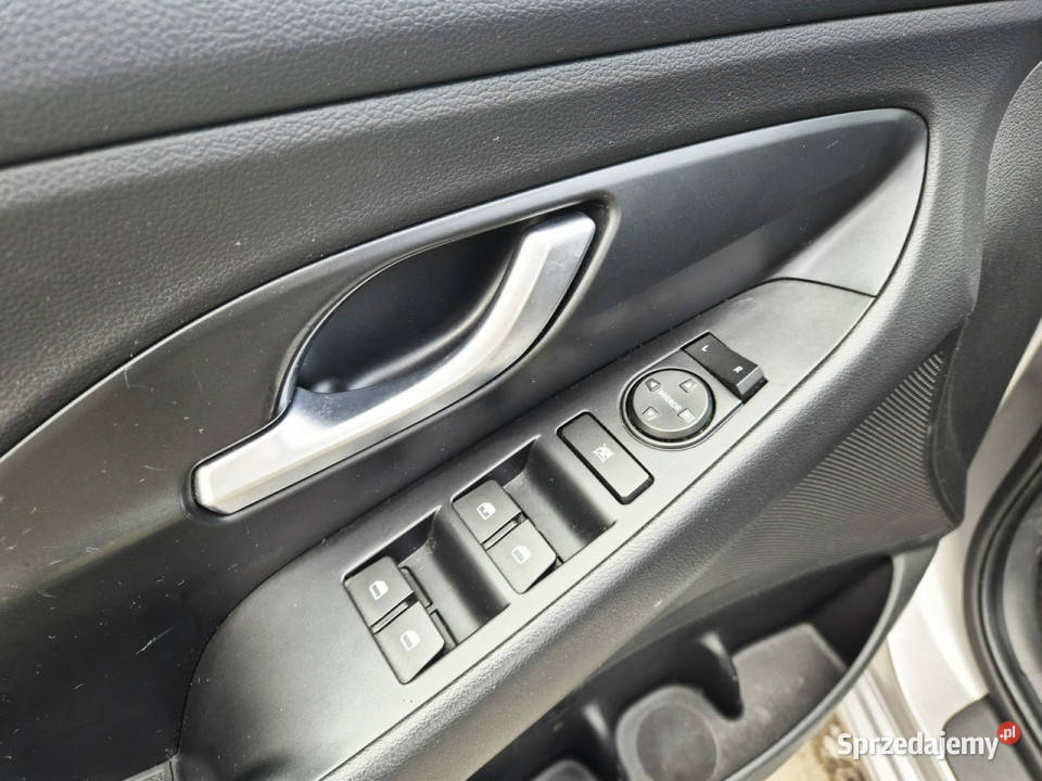 Hyundai i30 15 CLASSIC 6MT 110 Wersja Smart Łódź