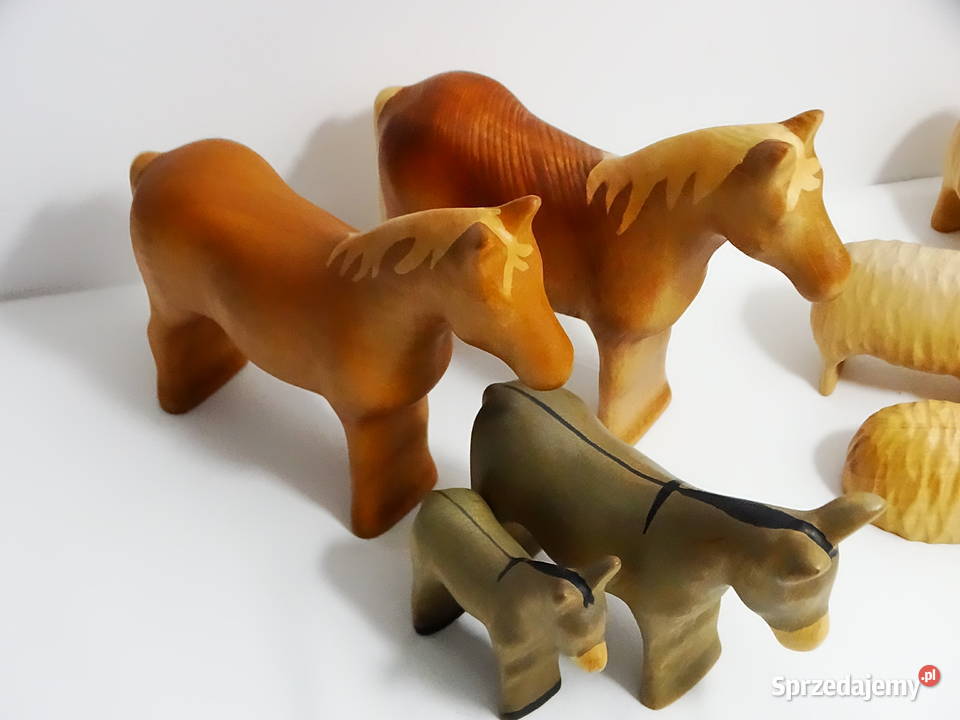 Zestaw 28 ręcznie wykonanych figurek marki Biłgoraj