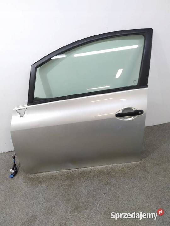 DRZWI LEWE PRZÓD SREBRNE Toyota Auris I 20062012