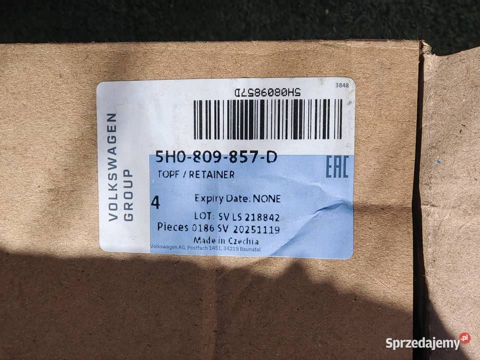 VW GOLF 8 VIII klapa wlewu paliwa 5H0809857D 5H0 Rożnów sprzedam