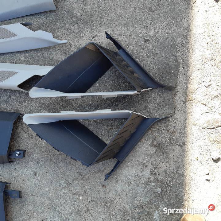 VW Touran III plastik 5T 2016 słupek osłona Pozostałe Dębno