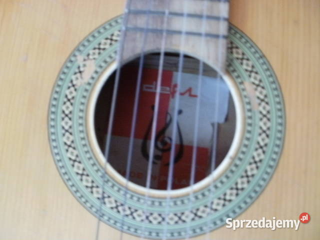 Sprzedam gitarę klasycznąakustyczną Polska Wolbrom