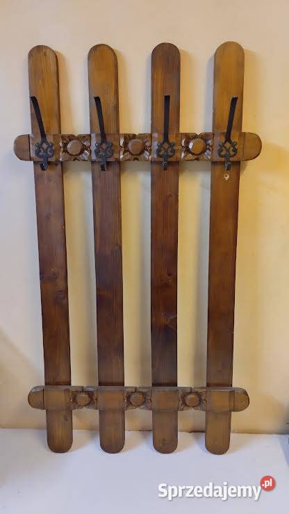 wieszak i szafkana buty