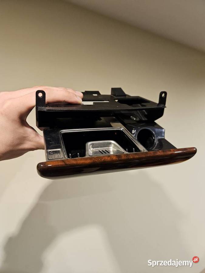 Popielniczka dekor automatu Audi 80 ciemne Popielniczki Popielniczki Lublin