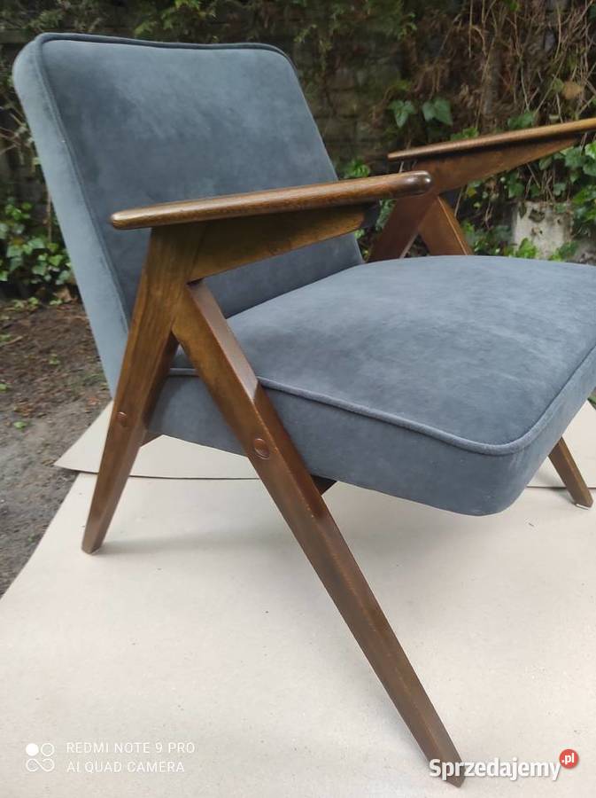 Fotel BUNNY CHAIR 300177 PRL renowacji Puszczykowo