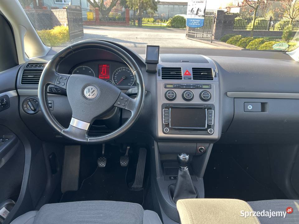 Volkswagen Touran 20TDI 170 Highline 7os 2000cm3 Kalisz