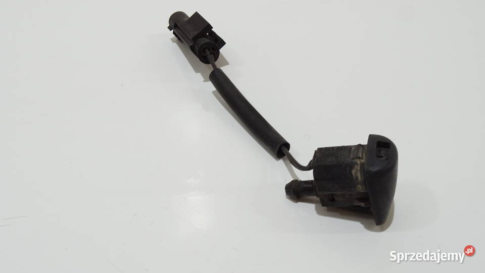 DYSZA SPRYSKIWACZA BMW E60 E61 OE 7046060 sprzedam