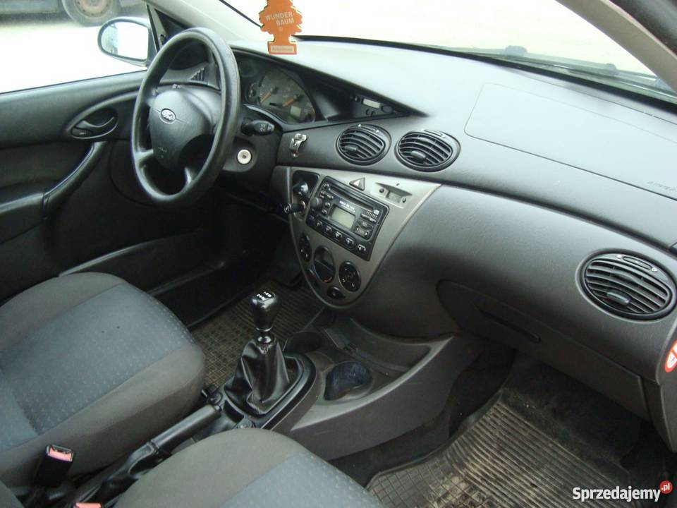Ford Focus srebrny