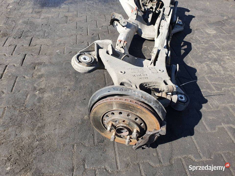 BELKA SANKI TYŁ AUDI A8 D3 Lipno