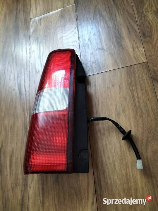 Lampa tylna lewa Suzuki Jimmy koito 13232091 lampy tylne Chocianów