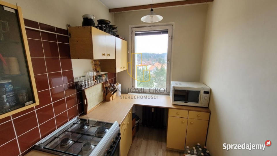 3 pokoje 603 m balkon widok na góry Rok budowy 1985