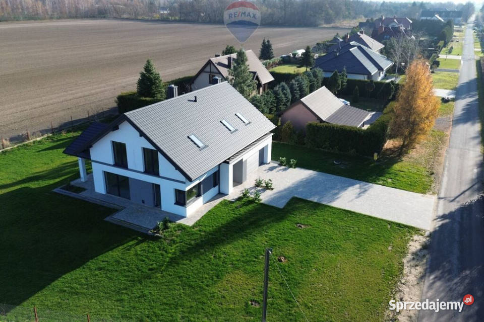 Dom 282m2 Bronisławów k Bożej Woli sprzedam