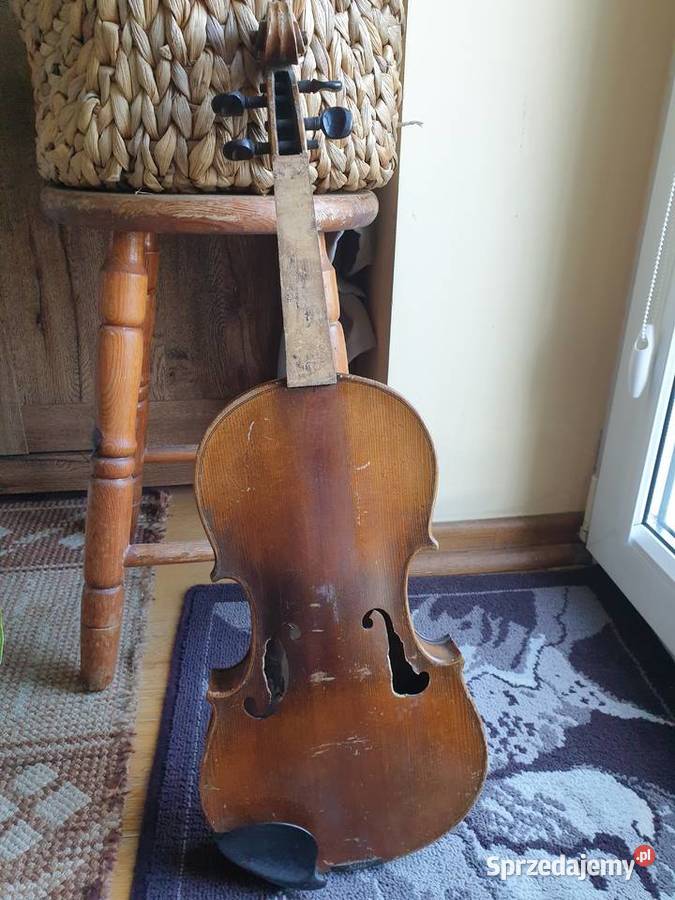 Stare uszkodzone skrzypce