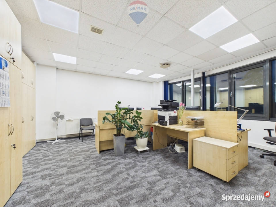 Całe piętro na wynajem przestronna przestrzeń Ilość pomieszczeń 6