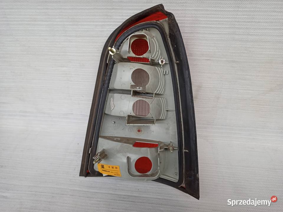 Opel Vectra B Kombi Caravan lampa tył tylna lewa Sieradz
