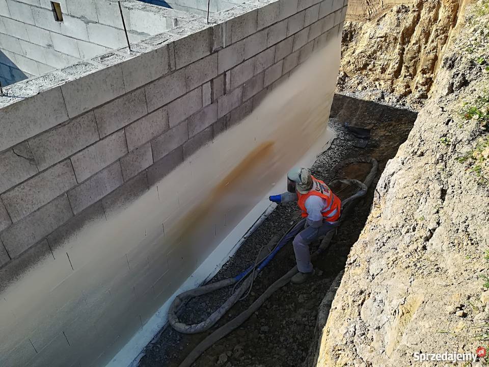 Ocieplanie poddaszy piana