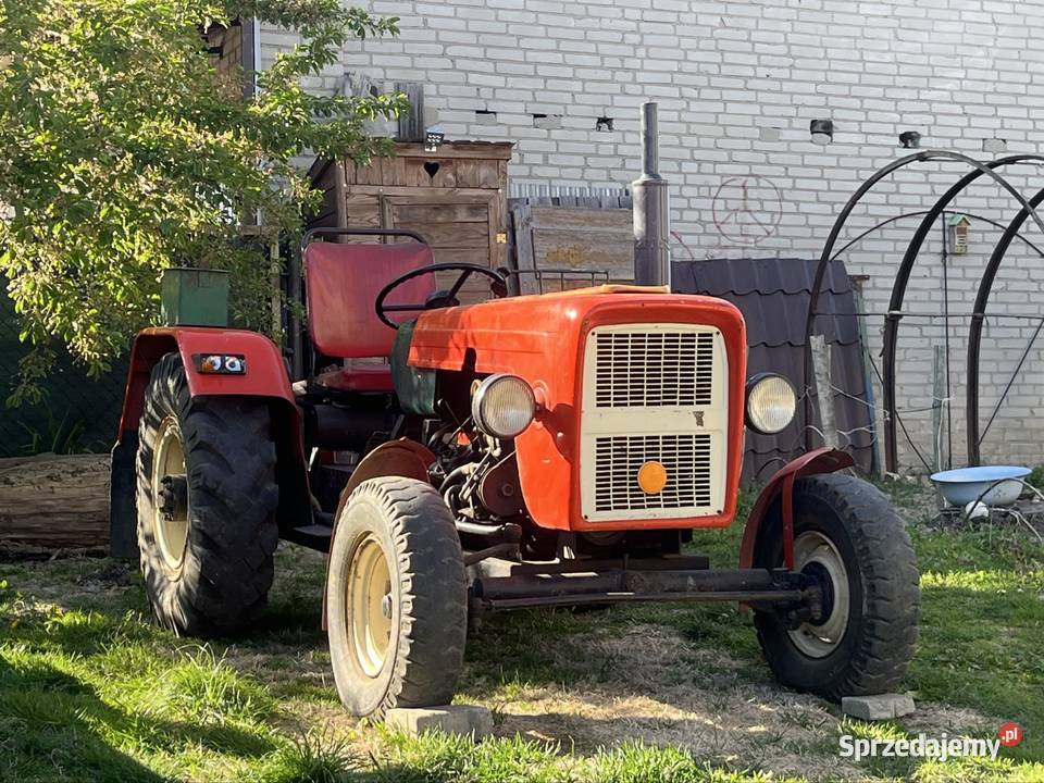 Ciągnik SAM Aro 27 diesel c330 pługi brony itp