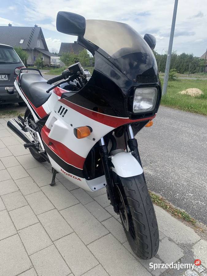 Honda CBX 750F2 1986 zarejestrowany świetny stan Rok produkcji 1986 Honda Osiecznica