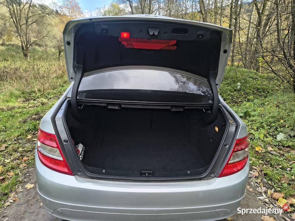 mam do sprzedania Mercedes Benz Klasa c 18 elektrochrom. lusterka boczne sprzedam