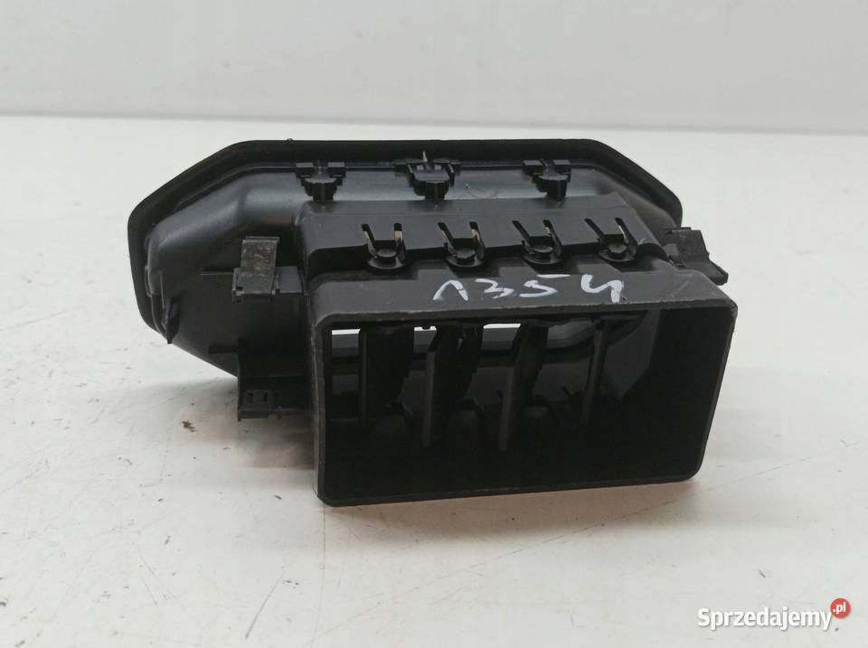 KRATKI NAWIEWU BOCZNA 687609498R Dacia Duster osobowe sprzedam