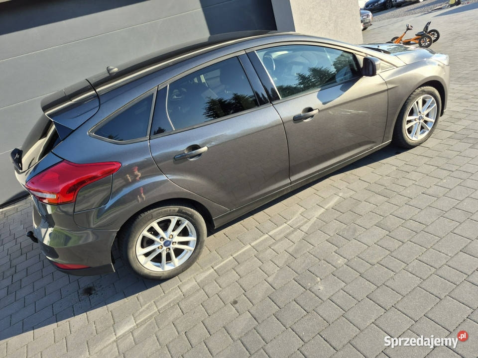 Ford Focus 15tdci navi bezwypadkowy alufegi pdc 130KM Drelów