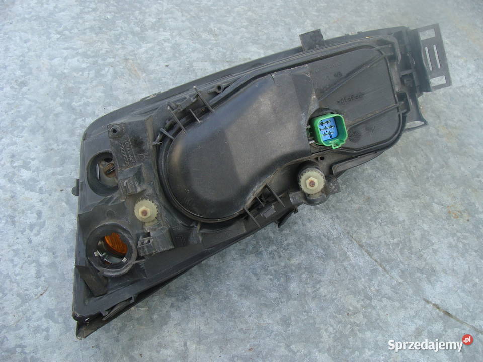 FORD MONDEO MK3 LAMPA PRZEDNIA PRAWA REFLEKTOR osobowe zachodniopomorskie sprzedam