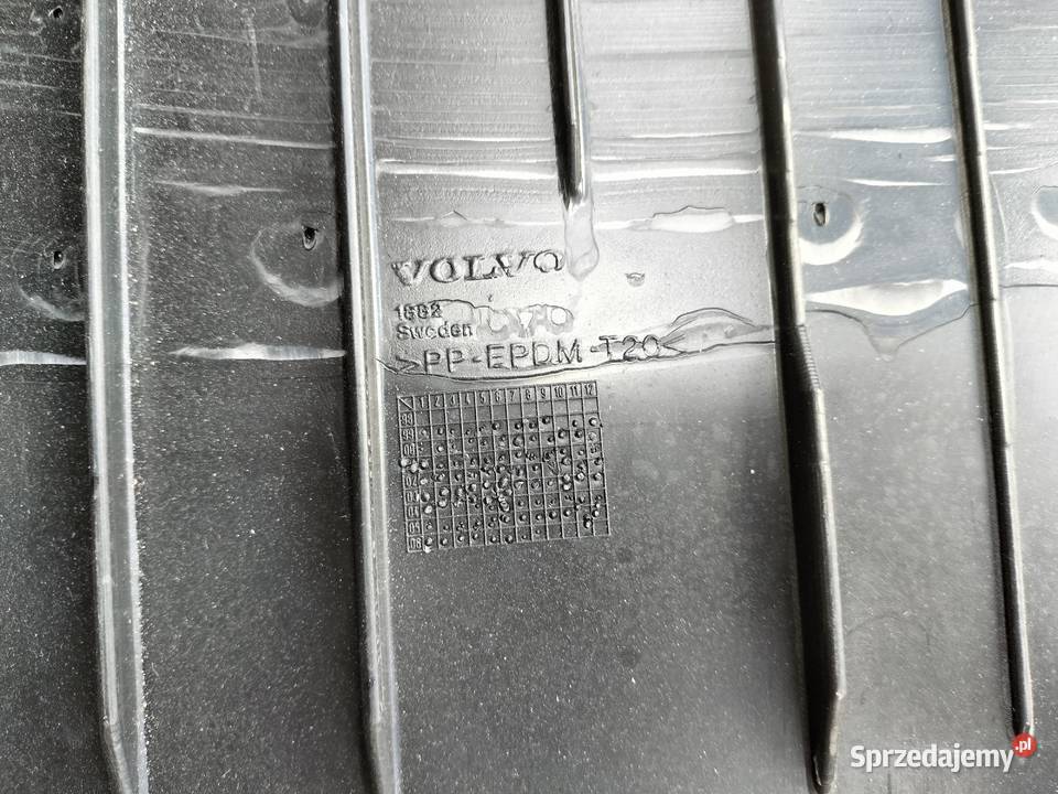 VOLVO V70 XC70 OSŁONA TAPICERKA TYLNEJ KLAPY osobowe Osłony i zaślepki Kamień-Kolonia sprzedam