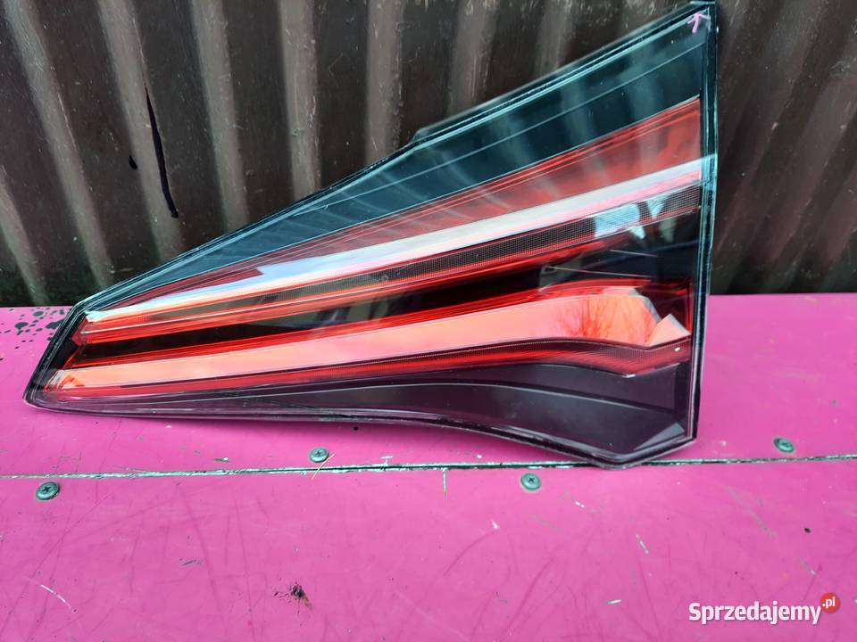 Toyota rav 4 16r lampa tylna prawa nowa sprzedam