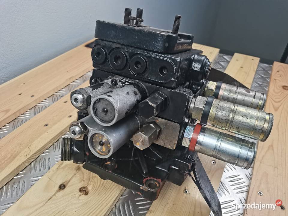 Case IH MX Rozdzielacz hydrauliczny Wilkowo sprzedam