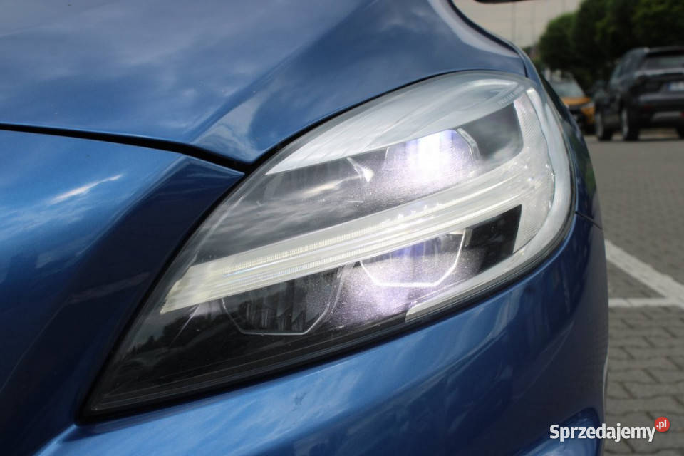 Volvo V40 2016r Salon Polska Xenon Nawigacja 120KM sprzedam