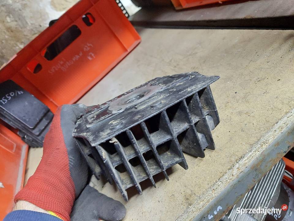 Suzuki TS 50 głowica pokrywa górna Góra silnika