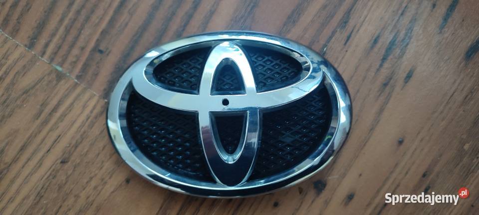 Toyota Yaris lift 0911 emblemat przód Pozostałe zachodniopomorskie Szczecinek sprzedam