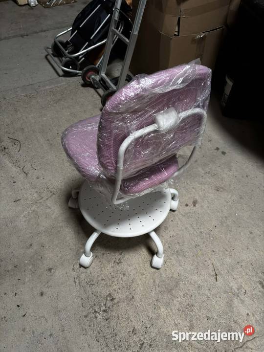 Krzesełko biurkowe dziecka sprzedam