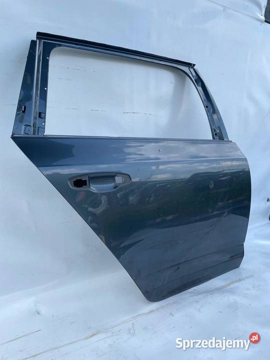SKODA OCTAVIA III KOMBI DRZWI PRAWY TYŁ