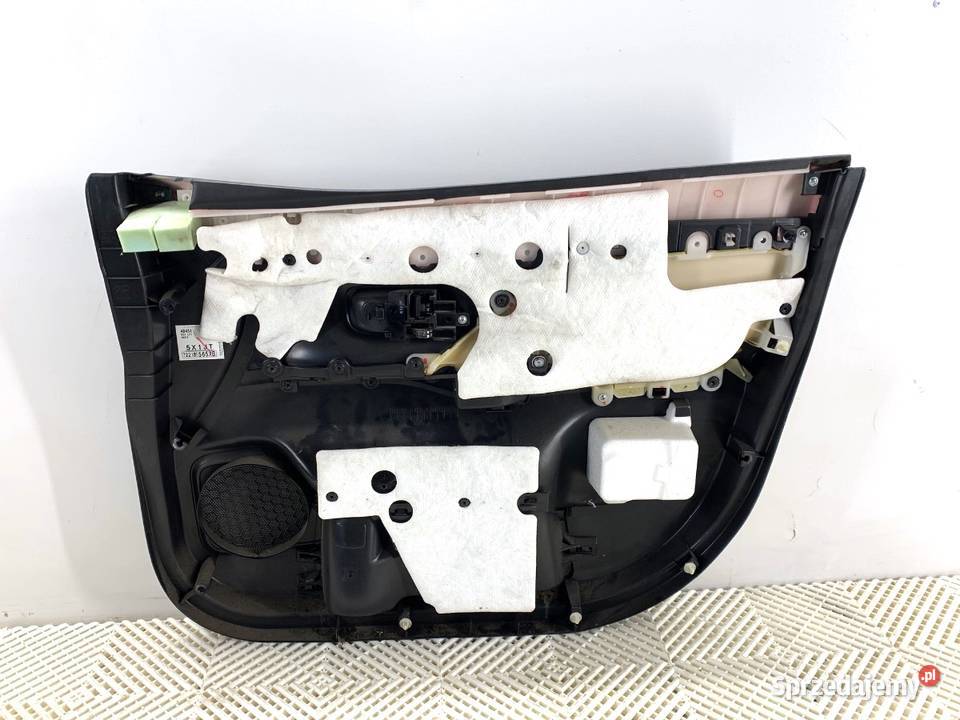 BOCZEK DRZWI LEWY PRZÓD MITSUBISHI OUTLANDER III