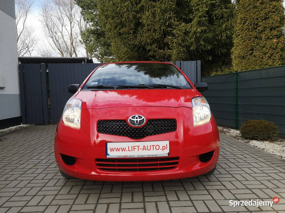 Toyota Yaris 13 Benzyna 88 Klimatyzacja dolnośląskie Strzegom sprzedam